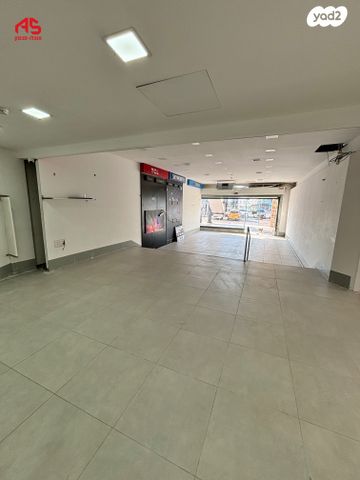 חנויות/ שטח מסחרי, הרב עובדיה יוסף, רמב"ם, חדרה