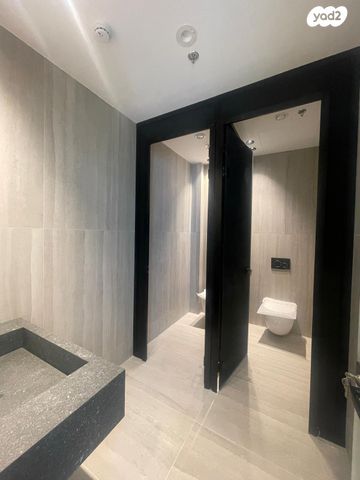 משרדים, דרך מנחם בגין 13, בורסה, רמת גן