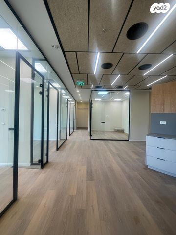 משרדים, דרך מנחם בגין 13, בורסה, רמת גן