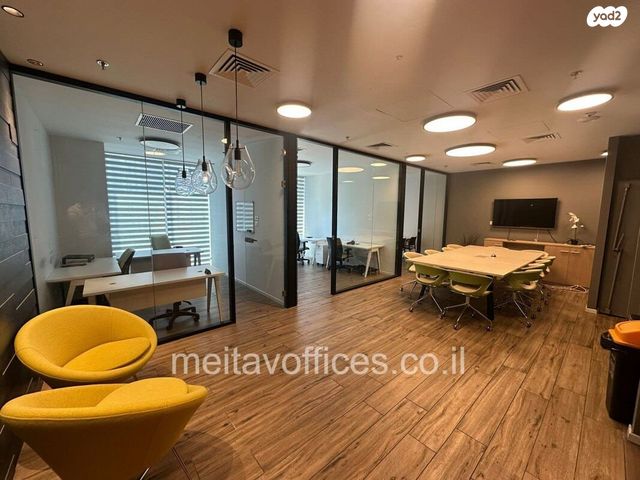 דרך מנחם בגין 150