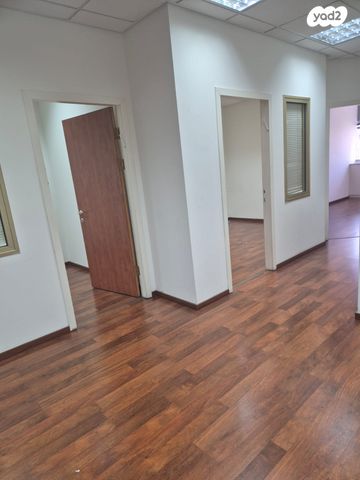 משרדים, שדרות הפלי"ם 2, קרית הממשלה ע"ש רבין, חיפה