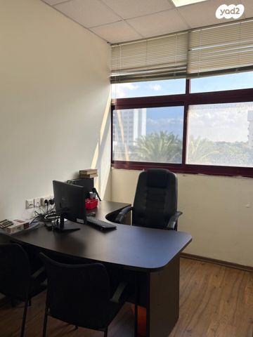 מחסנים, יעקב פריימן, ראשון לציון