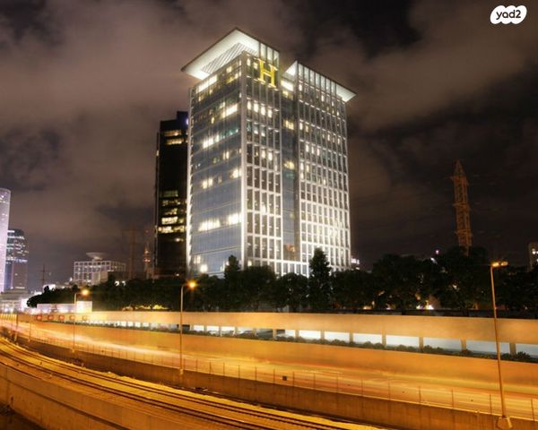 דרך מנחם בגין 156