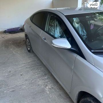 יונדאי אקסנט i25