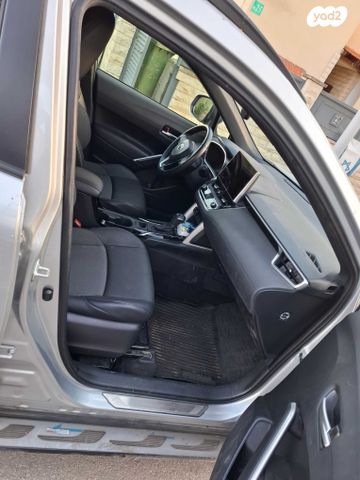 טויוטה קורולה קרוס