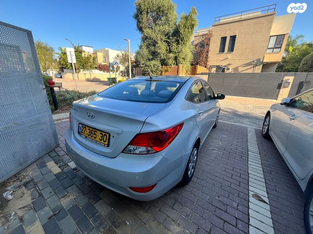 יונדאי אקסנט i25