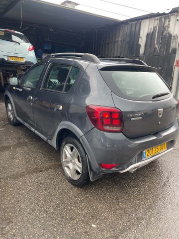 דאצ'יה סנדרו