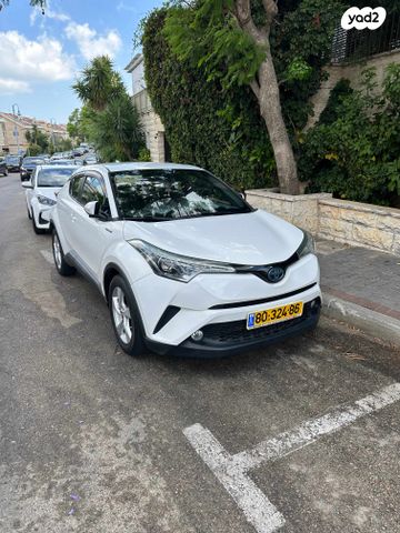 מודעת רכב טויוטה C-HR