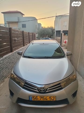 טויוטה קורולה