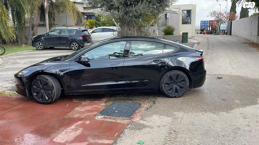 מודעת רכב טסלה מודל 3