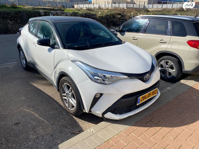 מודעת רכב טויוטה C-HR