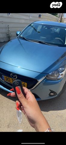 מודעת רכב מאזדה 2