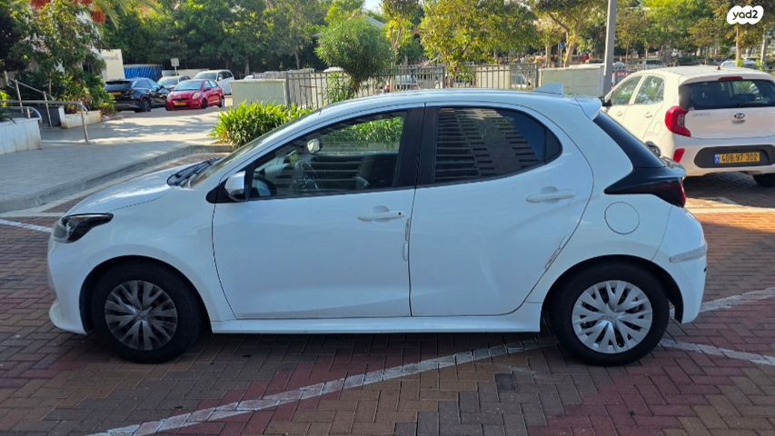 טויוטה יאריס