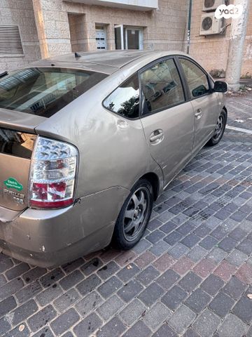 טויוטה פריוס