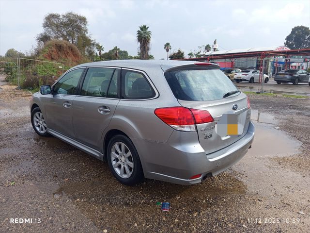 סובארו B4/לגאסי