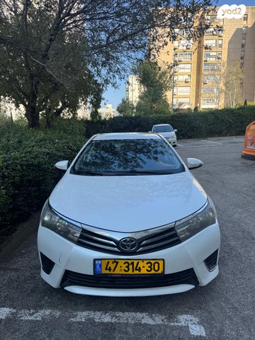 טויוטה קורולה