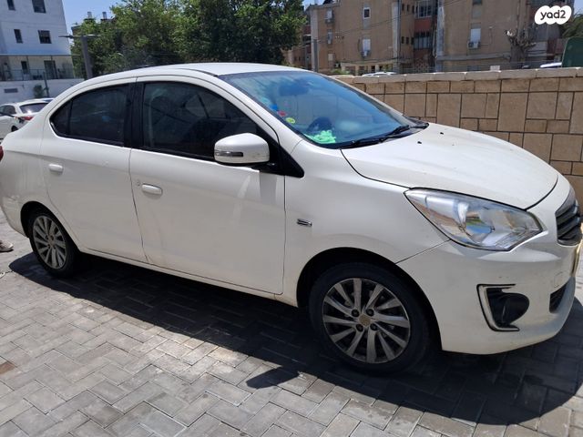 מיצובישי אטראז'