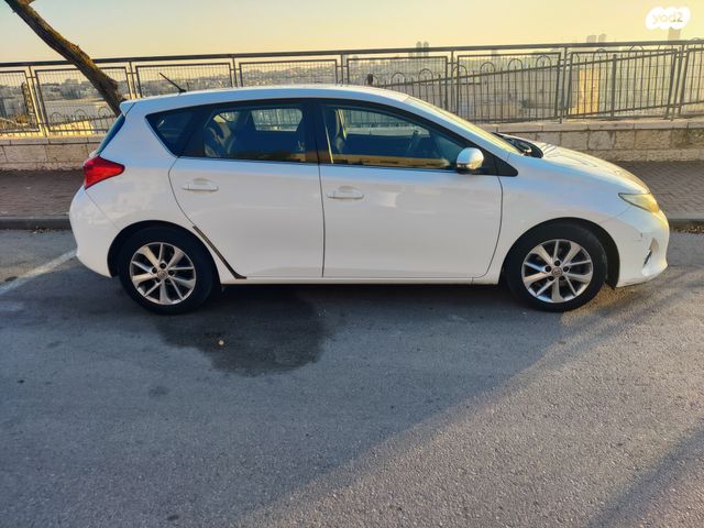 טויוטה אוריס