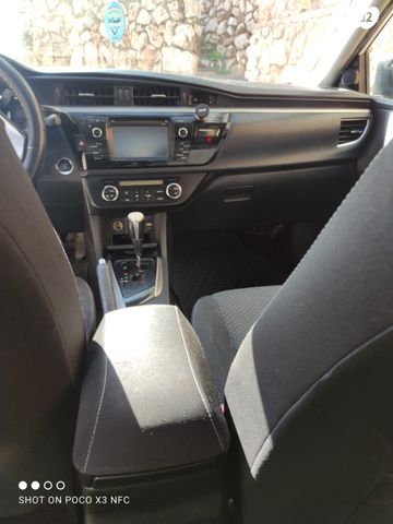 טויוטה קורולה