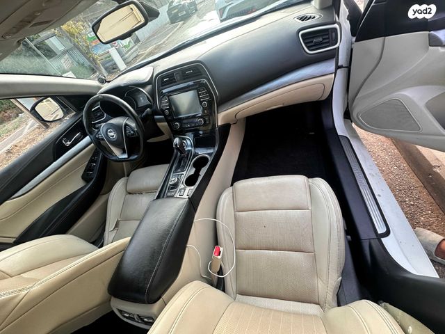 ניסאן מקסימה