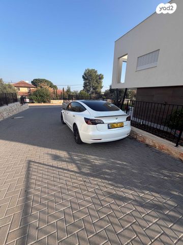מודעת רכב טסלה מודל 3