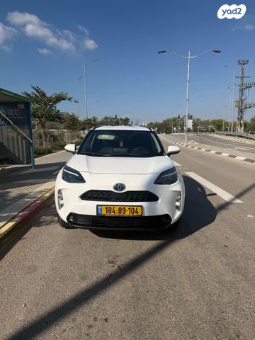 טויוטה יאריס קרוס