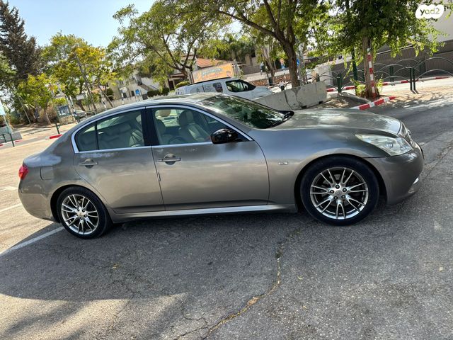 אינפיניטי G37