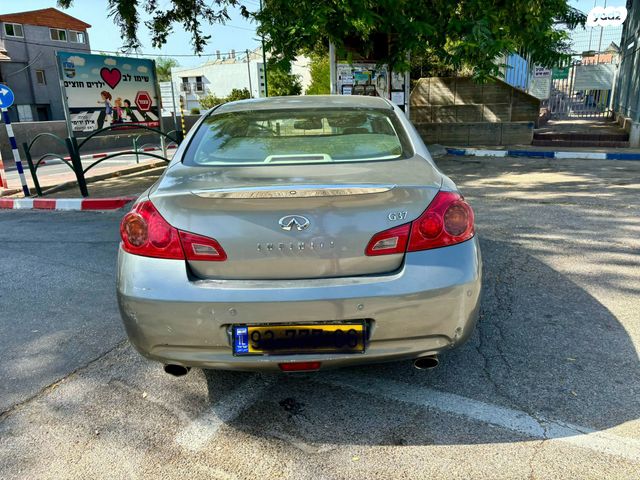 אינפיניטי G37