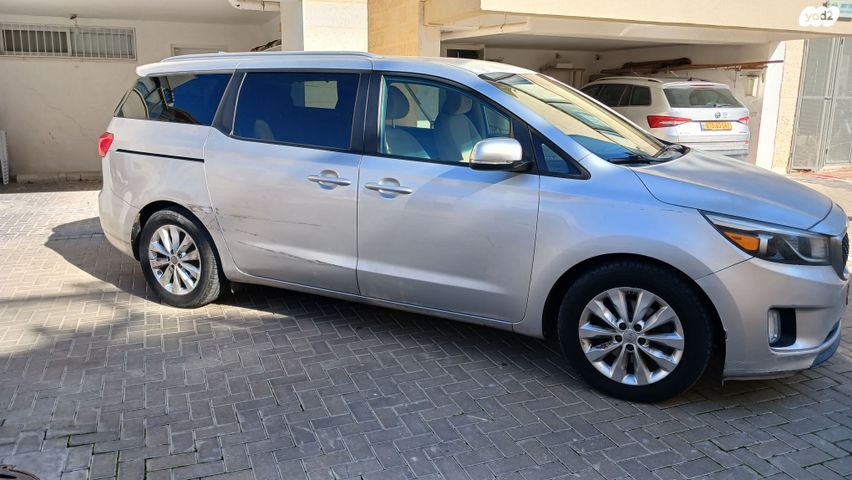 מודעת רכב קיה קרניבל