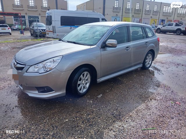 סובארו B4/לגאסי