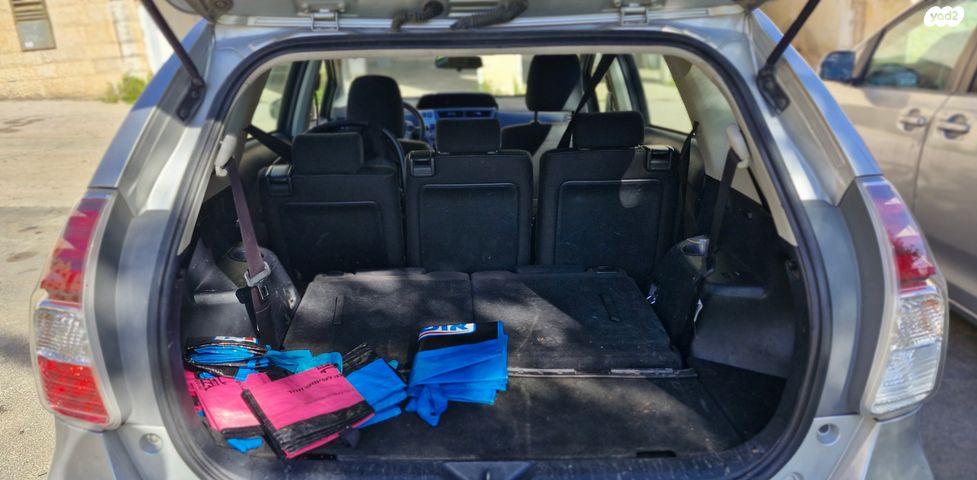 טויוטה פריוס פלוס