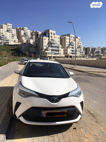מודעת רכב טויוטה C-HR