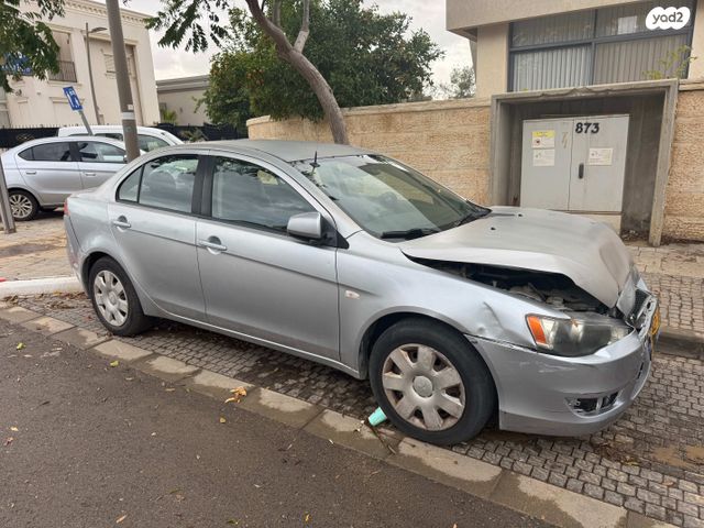 מודעת רכב מיצובישי לנסר