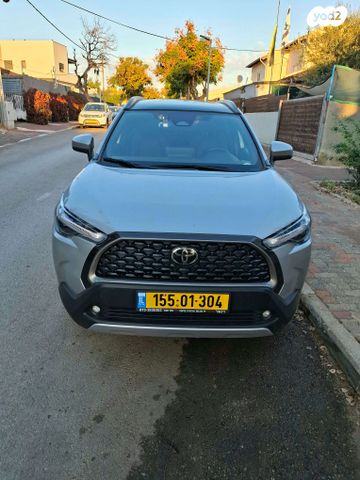 טויוטה קורולה קרוס
