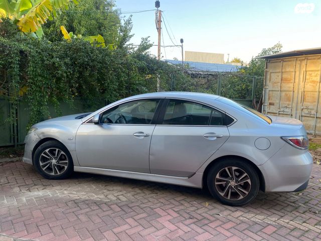 מודעת רכב מאזדה 6