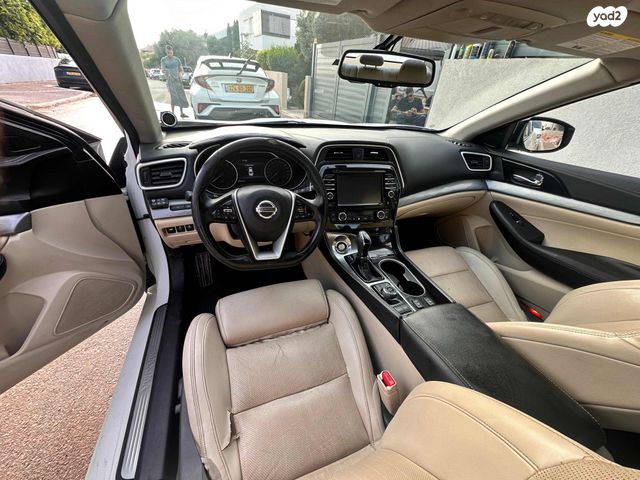 ניסאן מקסימה