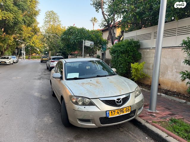 מודעת רכב מאזדה 3