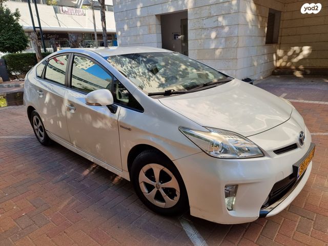 מודעת רכב טויוטה פריוס