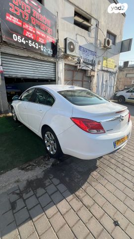 מודעת רכב אופל אינסיגניה