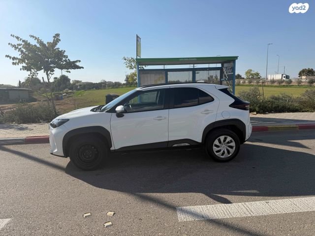 מודעת רכב טויוטה יאריס קרוס