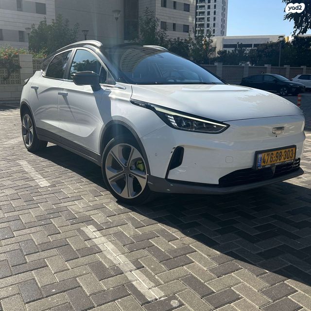 מודעת רכב ג׳ילי Geometry C