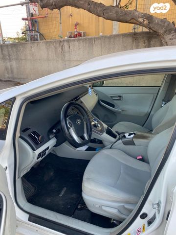 טויוטה פריוס