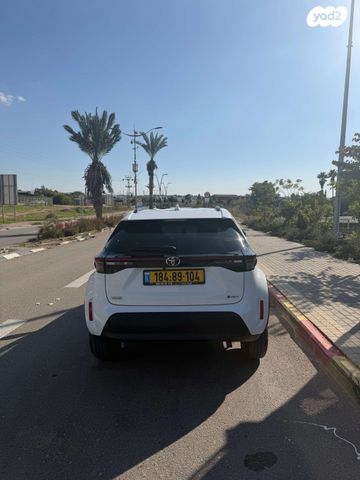 טויוטה יאריס קרוס