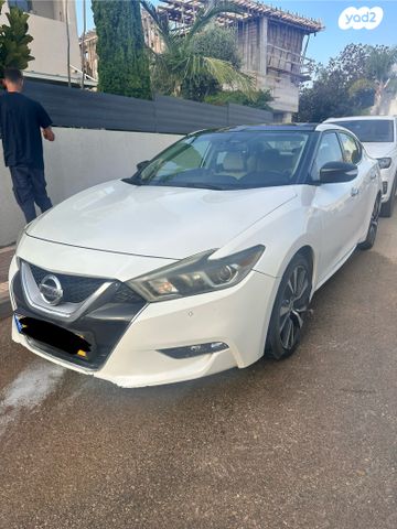 ניסאן מקסימה