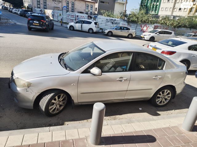 מודעת רכב מאזדה 3