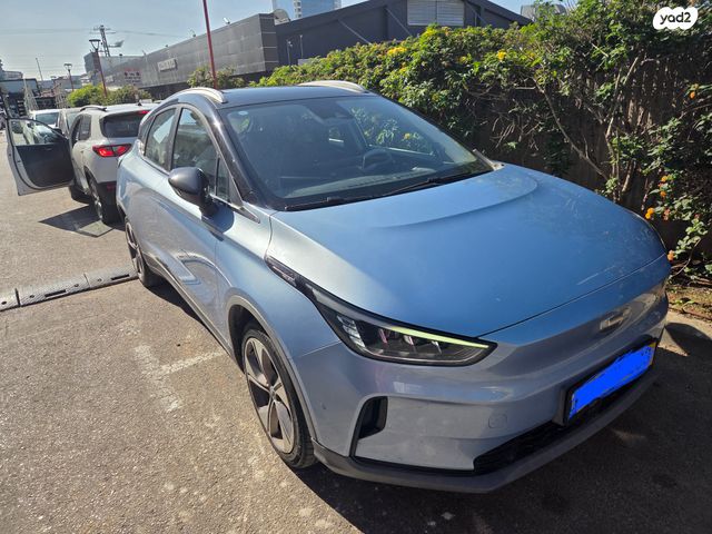 מודעת רכב ג׳ילי Geometry C