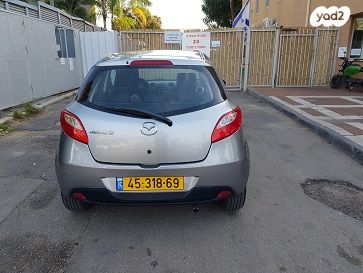 מודעת רכב מאזדה 2