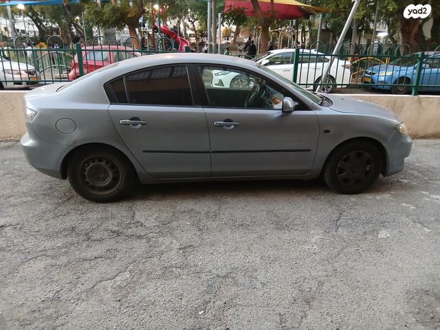 מודעת רכב מאזדה 3