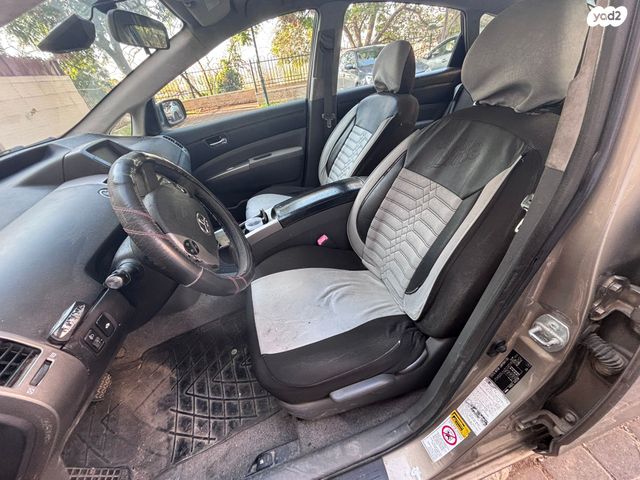 טויוטה פריוס