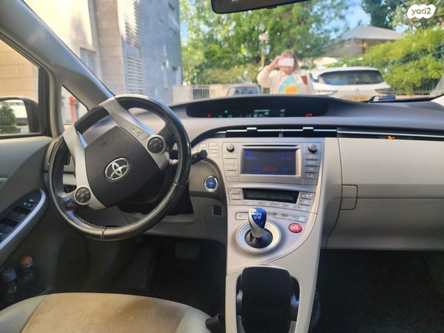 טויוטה פריוס